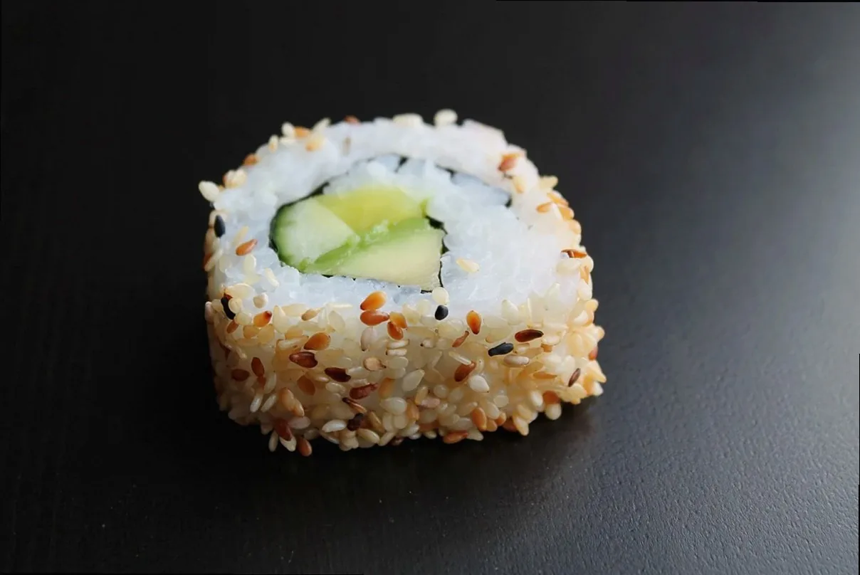sushi, inside out, role, sesame, japanese, japan, cucumber, avocado, radish, rice, eat, food, meal, delicious, fresh, su